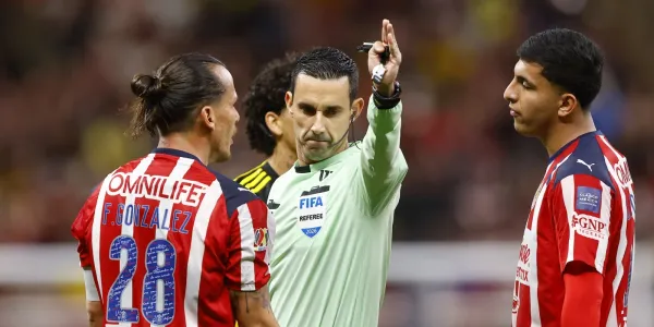 La polémica de César Arturo Ramos en el Clásico Nacional