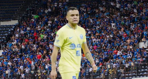 La reacción de los seguidores cementeros ante el ingreso del ‘Cabecita’.