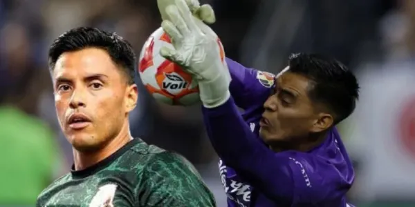 La reacción de Raúl Rangel al ver la atajada de Raúl Rangel ante Rayados
