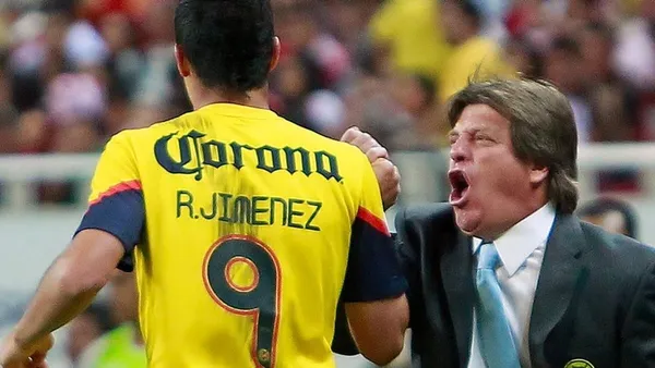La reacción que tuvo Raúl Jiménez mientras el Club América despedía a Miguel Herrera.
