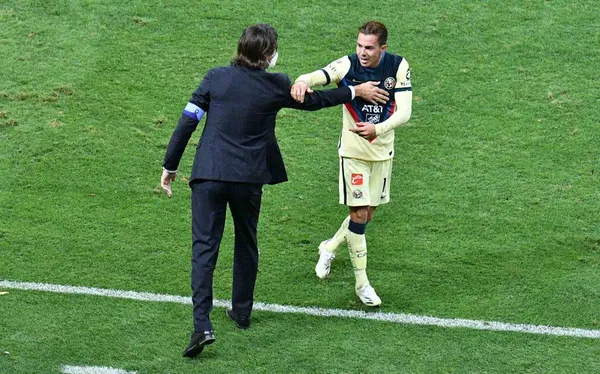 La relación entre Córdova y Solari se habría fracturado luego de que el canterano fuera puesto en posiciones ajenas a él.