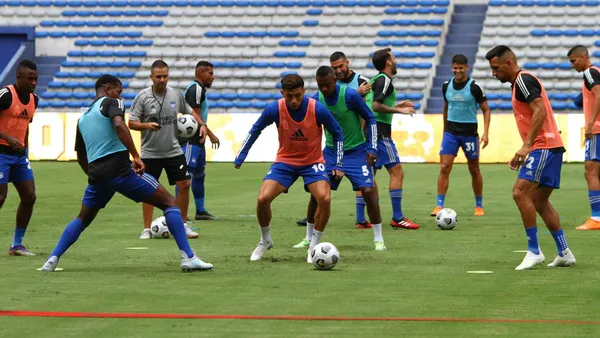 La salia de varios jugadores extranjeros abrirá algunas plazas foraneas en el Club América, una de ellas podría ser ocupada por un jugador ecuatoriano.