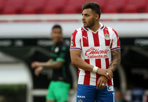 La salida de Alexis Vega podría provocar un terremoto en Guadalajara.