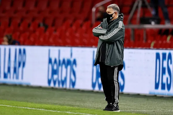 La Selección Mexicana tiene una gran variedad de jugadores disponibles a la hora de conformar una lista definitiva. Gerardo Martino, como siempre, está dispuesto a dar sorpresas a la hora de elegir a sus elementos. Entérate quiénes podrían ser los jugadores que darían que hablar.
