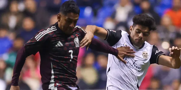 La transmisión televisiva tuvo un corte muy extraña cuando estaba el primer tiempo del partido