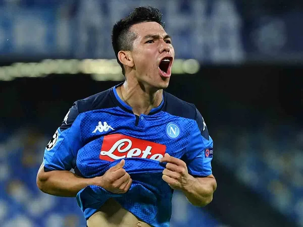 La velocidad que muestra Hirving Lozano en el Napoli, hizo que en Italia lo compararan con un veloz auto de carreras.