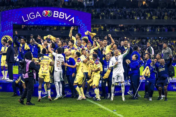 Las Águilas estrenan su corona contra el conjunto Catalán.