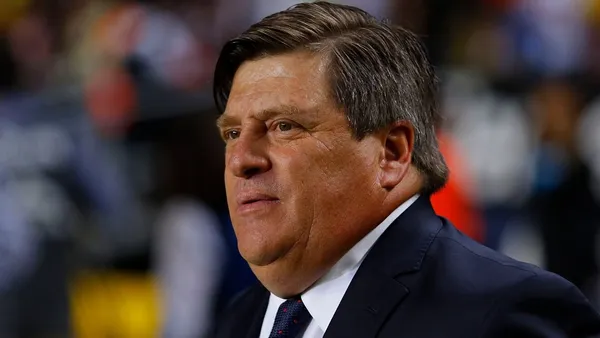 Las Águilas humillaron a su ex entrenador