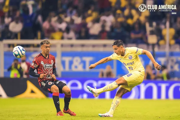 Las Águilas reciben a los Xolos de Miguel Herrera.