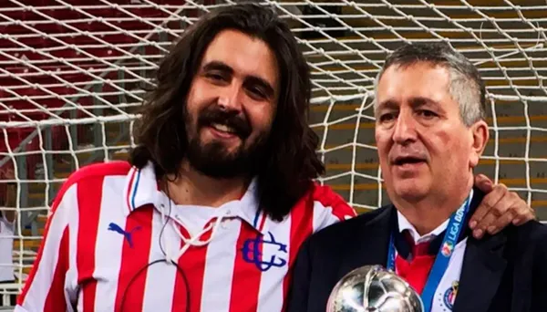 Las Chivas rayadas de Guadalajara echan de menos al verdadero pastor del rebaño sagrado.