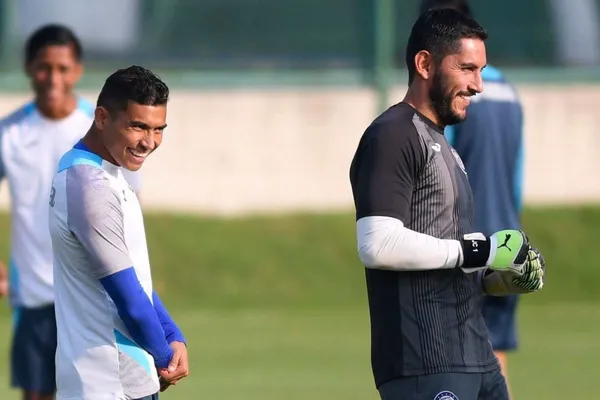 Las cosas se ponen tensas en Cruz Azul y ahora un jugador querido por la afición saldría por la puerta de atrás de la Noria