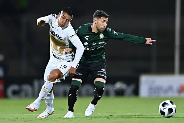 Las escuadras llegan en diferentes momentos.