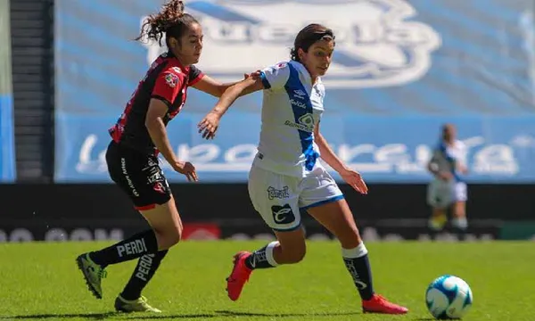 Las rojinegras han tenido un comienzo difícil, pero no tan difícil como las poblanas, que ven a la gran mayoría de la liga desde abajo.