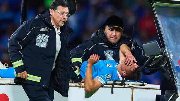 Lesión de Andrés Montaño en Cruz Azul (Foto: MEXSPORT)