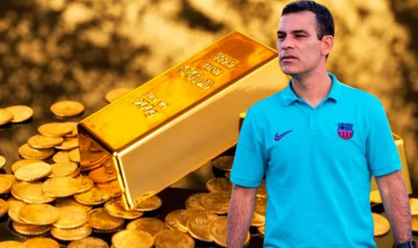 Lingote de oro y monedas de oro, junto a estos objetos Rafa Márquez / Mercado