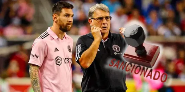 Lionel Messi recibiendo indicaciones de Lionel Messi en el Inter de Miami