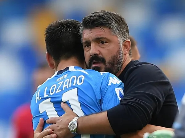 Lo del entrenador italiano es increíble, no solo lo deja en la banca. Ahora el DT le daría un golpe para acabar con su carrera en el Napoli.
