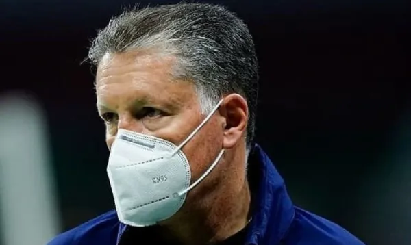 Lo prometido se vuelve deuda, la debe cumplir.