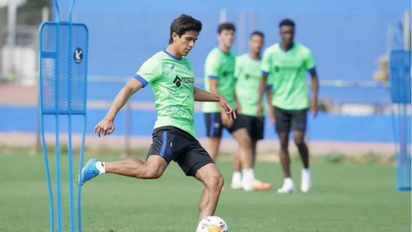 Los azulones dan apoyo al mexicano Macías, al ser parte de la convocatoria para el debut en la liga del Getafe frente al Valencia.
