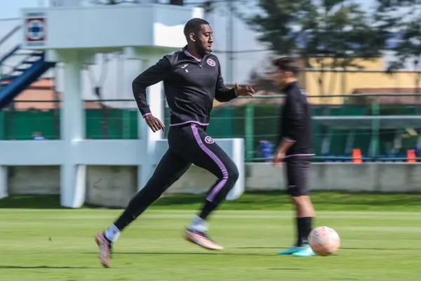 Los capitalinos parten como los favoritos.