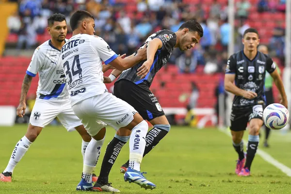 Los dos equipos llegan en momentos diferentes