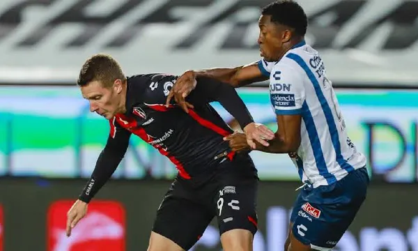 Los finalistas del torneo anterior se ven nuevamente las caras, en el escenario que lo decidió todo.