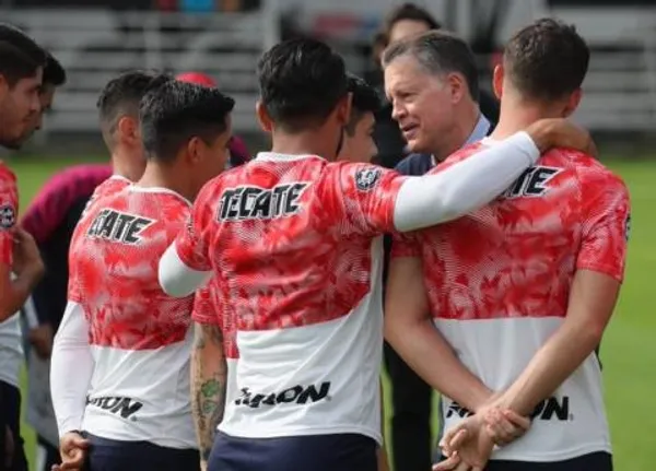 Los jugadores que tienen un acuerdo de palabra con el directivo