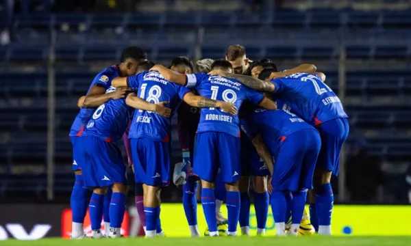 Los tres refuerzos que están negociando con el Azul son Montaño, Sánchez y Giakoumakīs