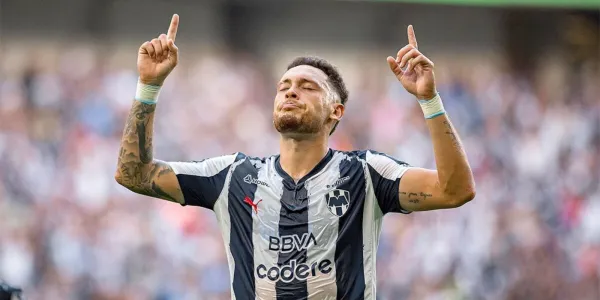 Lucas Ocampos ilusiona a la afición de Rayados tras su inesperada aparición