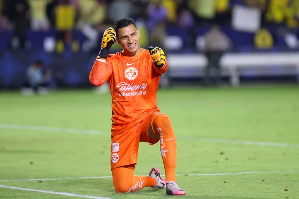 Luis Ángel Malagón con el Club América (Foto: Mexsport)