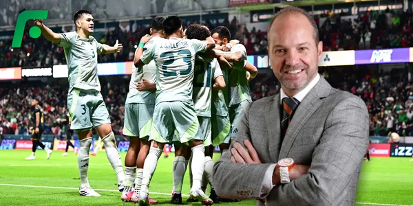 Luis García y jugadores de la Selección (Fuente: MEXSPORT)