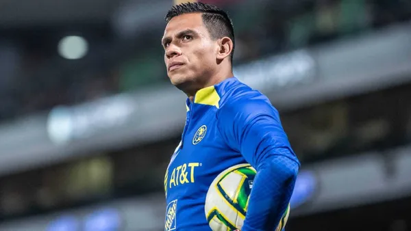 Luis Malagón durante el calentamiento previo a un partido con Club América (Foto: MEXSPORT)