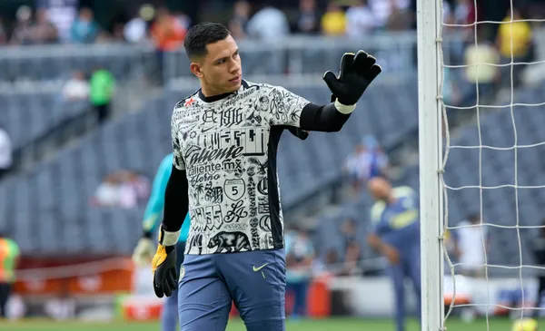 Luis Malagón saluda a gente (Fuente: Mexsports)