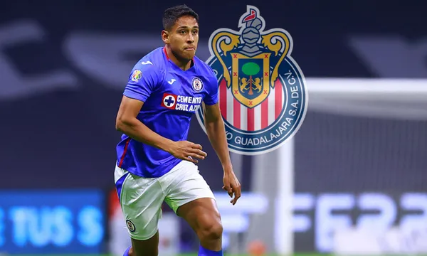 Luis Romo juega en el estadio Azteca, con la playera de Cruz Azul (Fuente: Fútbol Total)
