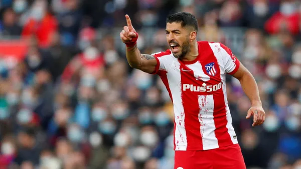 Luis Suárez con la camisetal del Atlético de Madrid. (Foto: El Nacional Cat)