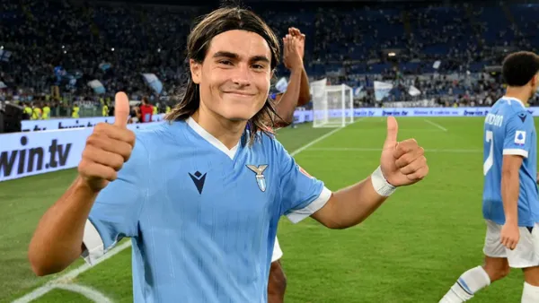 Luka Romero con la camiseta de la Lazio. (Foto: Mediotiempo)