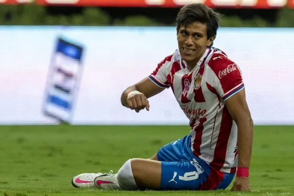 Macías no se encuentra del todo contento en Chivas, es por eso que ya busca su salida del conjunto Tapatío.