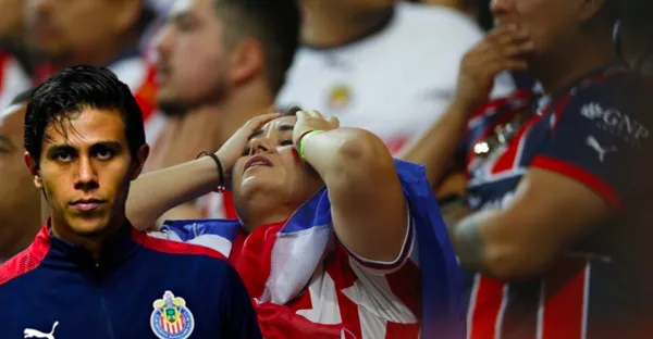 Macías preocupa a los fans de Chivas por su rodilla, ahora le verdad salió a luz