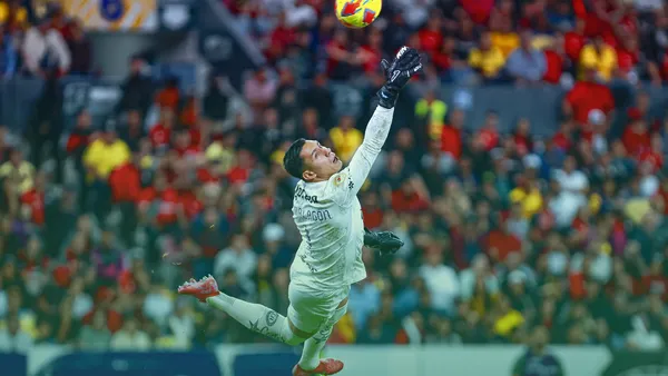 Malagón sufrió un esguince de tobillo ante Mazatlán FC, pero ya está en la fase final de su recuperación. / X