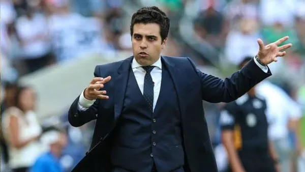 Marcelo Michel Leaño dirigiendo (Foto: Infobae)