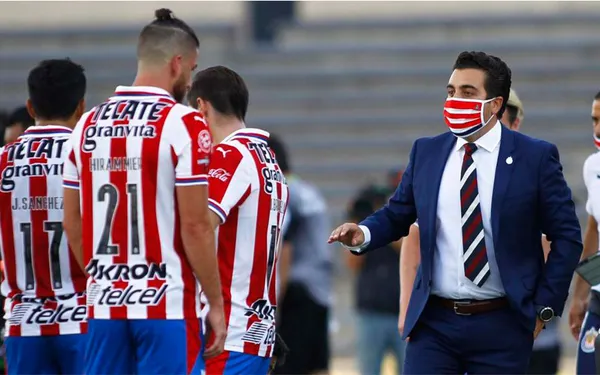 Marcelo Michel Leaño volvería a confiar en Jesús Sánchez para la lateral derecha de Chivas.