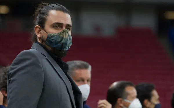 Marco Fabián volvió a tocar las puertas de Chivas, pero Amaury Vergara no quiere soltar un sólo peso.