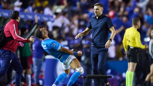Martín Anselmi celebró con todo el pase a semifinales tras la gran remontada | Foto: Mexsport