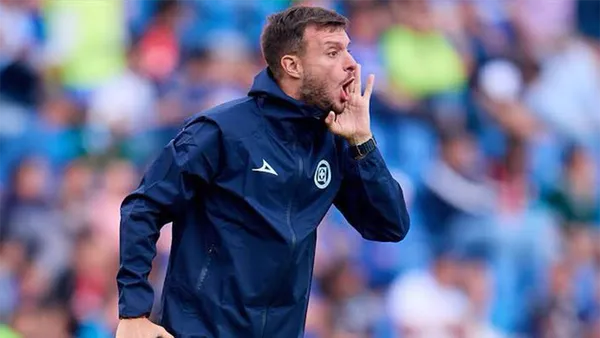 Martín Anselmi DT de Cruz Azul tendría cambios sorpresa para el partido vs Santos / Foto: almomento.mx