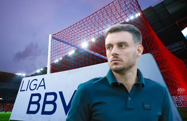 Martín Anselmi y logo de Liga MX/Foto Getty Images.