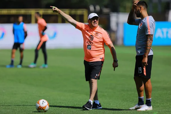 Martínez entrenará pero no jugará con el América