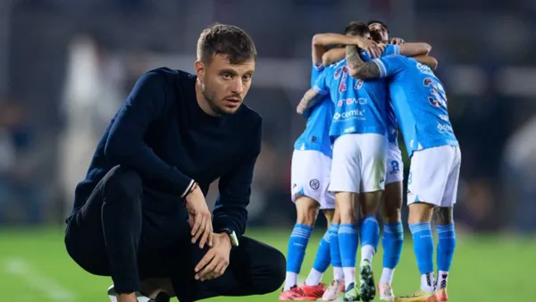 Martpin Anselmi y jugadores de Cruz Azul (Foto: MEXSPORT)