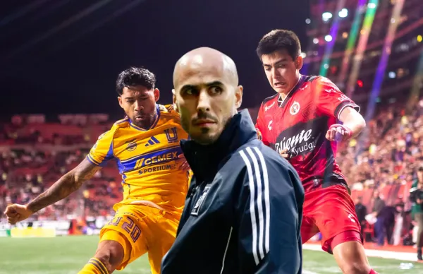 Mientras Tigres era superado en el Estadio Caliente, Jesús Garza volvió a quedarse relegado.