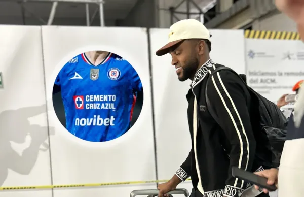 Miguel Borja arribó a la capital mexicana y lo hizo junto a un elemento del plantel cruzazulino.