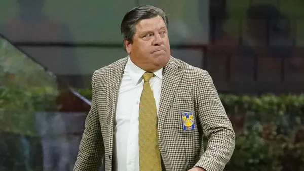 Miguel Herrera dirigiendo a Club Tigres (Foto: Fútbol Mundial)